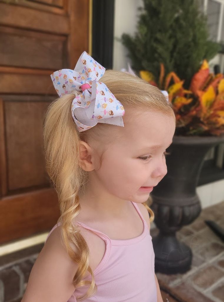 Medium Grosgrain Princess and Dance-Inspired Printed Hair Bow