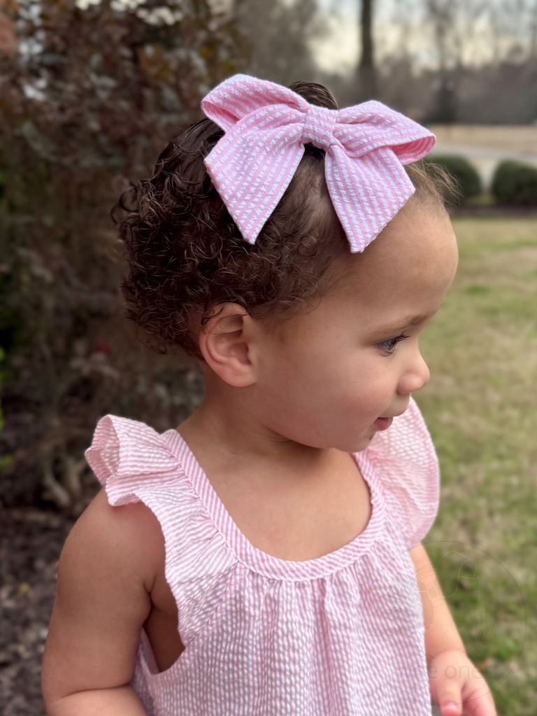 Medium Genuine Seersucker Fabric Bowtie with Tails
