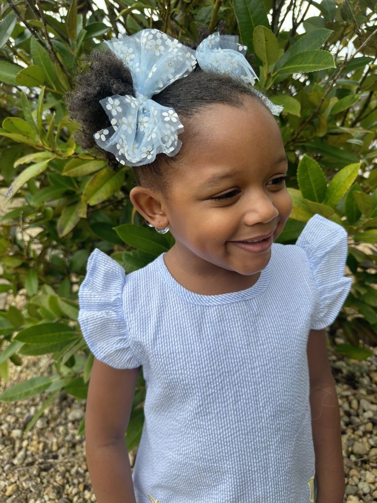 Medium Flower Tulle Bowtie
