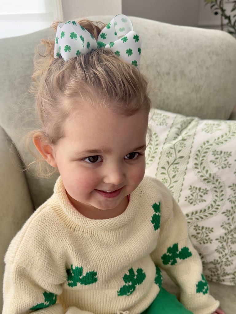 Medium Shamrock Print Grosgrain Hair Bow