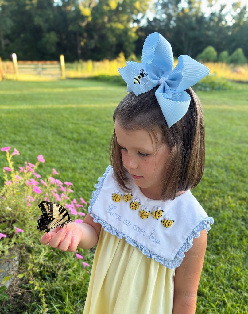 King Scalloped Edge Grosgrain Hair Bow with Bee Embroidery