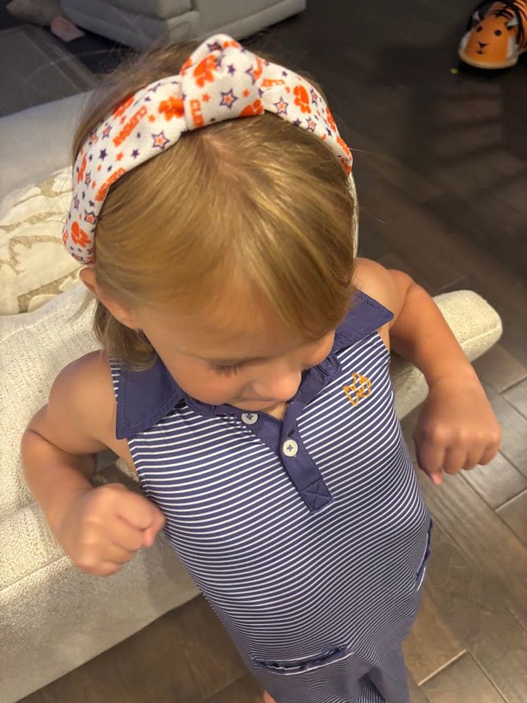 Signature Collegiate Logo Print Soft Ripple-Textured Knot Wrap Headband